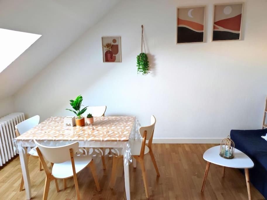 לה מאנש Paisible Duplex Au Centre-Ville מראה חיצוני תמונה