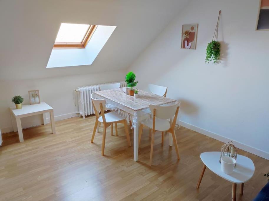 לה מאנש Paisible Duplex Au Centre-Ville מראה חיצוני תמונה