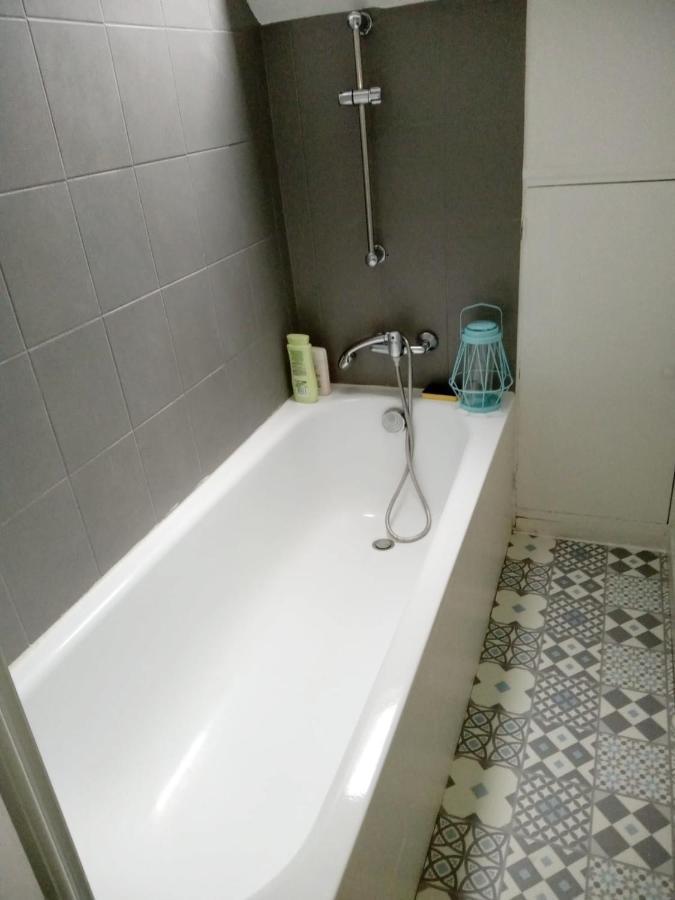 לה מאנש Paisible Duplex Au Centre-Ville מראה חיצוני תמונה